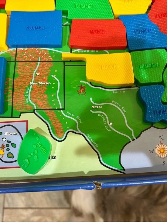 Magnetic USA Map Puzzle - Educational Kids Puzzle in Blue, Green, Yellow, Red - Picture 3 of 5